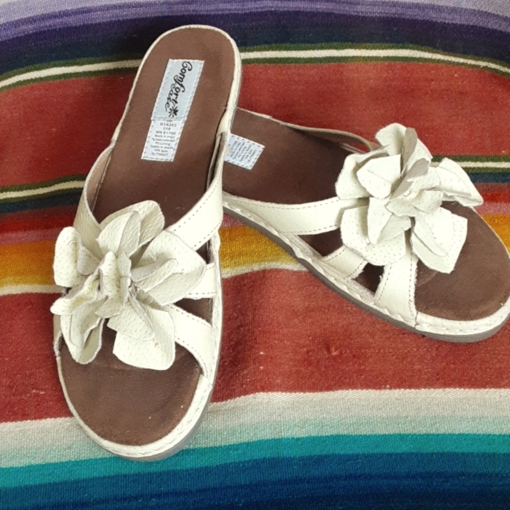 COMFORT EASE Yellow Sandals sz 9